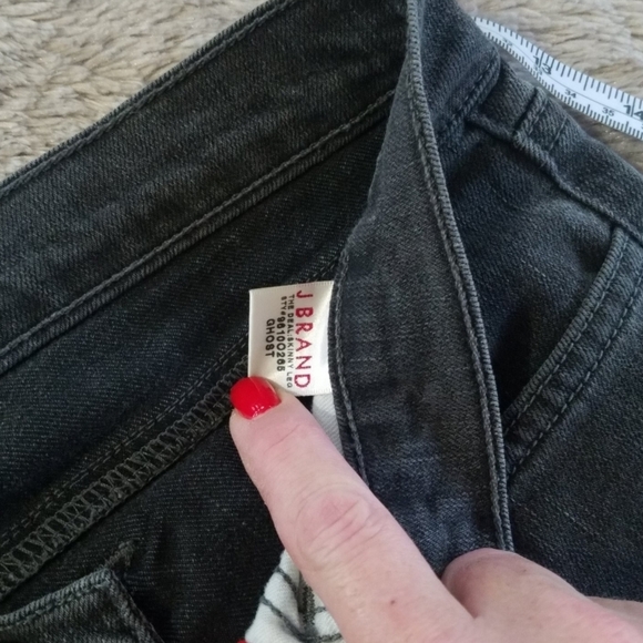 J BRAND GHOST SKINNY LEG GREY WASH JEAN SZ26 EUC - Picture 6 of 8